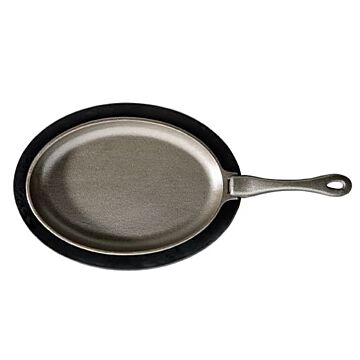 Gietijzeren-pan-met-onderzetter