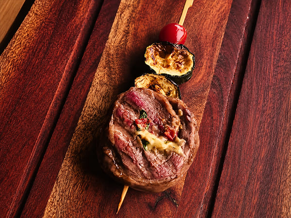 Tri-tip pinwheels van de BBQ