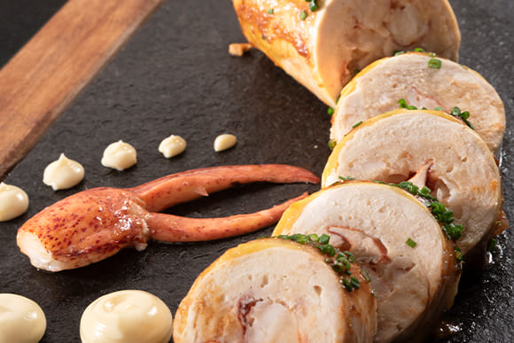 Guinea fowl stuffed with lobster