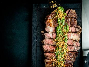 Wagyu Chuck Eye Steak met rode wijn saus