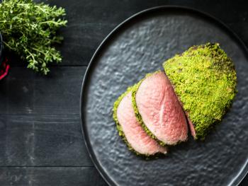 Rosbief met kruidenkorst en mierikswortel-crème