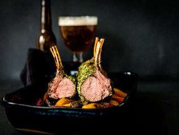 Wildzwijn Rack met Whisky-appeltjes