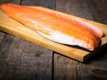 Gerookte Bourbon zalm met kappertjesvinaigrette