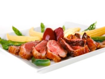 Eendenborstfilet met kersen en Portsaus