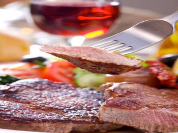Entrecote steak met crème fraiche en grof gemalen pepersaus