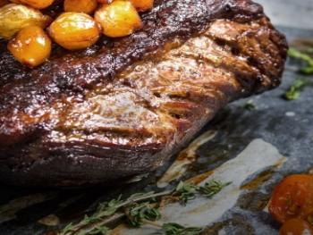 Picanha met boter van gekarameliseerde sjalotjes en blauwe kaas
